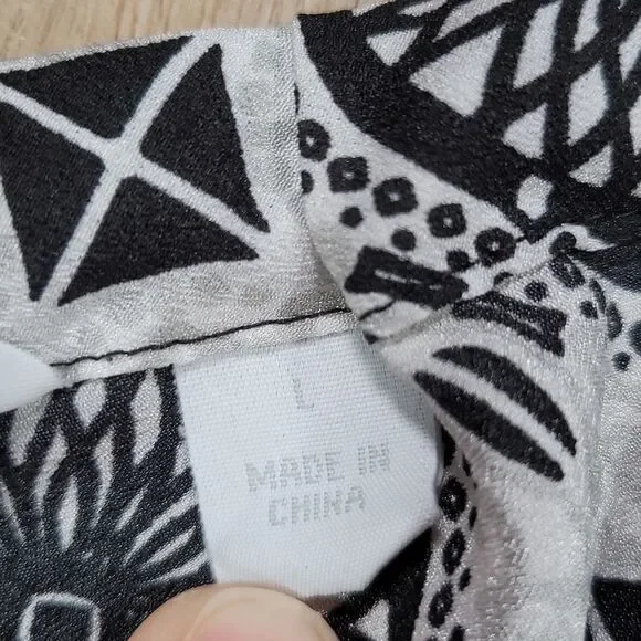 🔺️New York & Co Black & White High Neck Sleeveless Halter Top Large - Picture 9 of 11